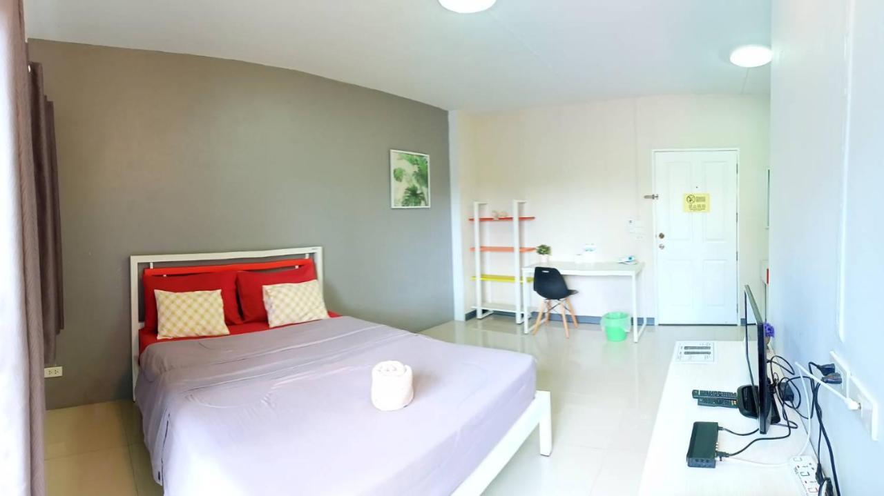 Room 9 Residence (Adults Only) Pluak Daeng Exterior foto